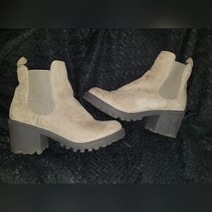 Women's "Rue21: Etc!" Suede Tan Slip-On Block Heel Ankle Boots 8